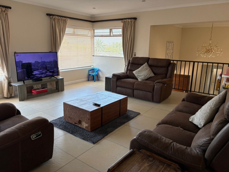 4 Bedroom Property for Sale in Flamingo Vlei Western Cape